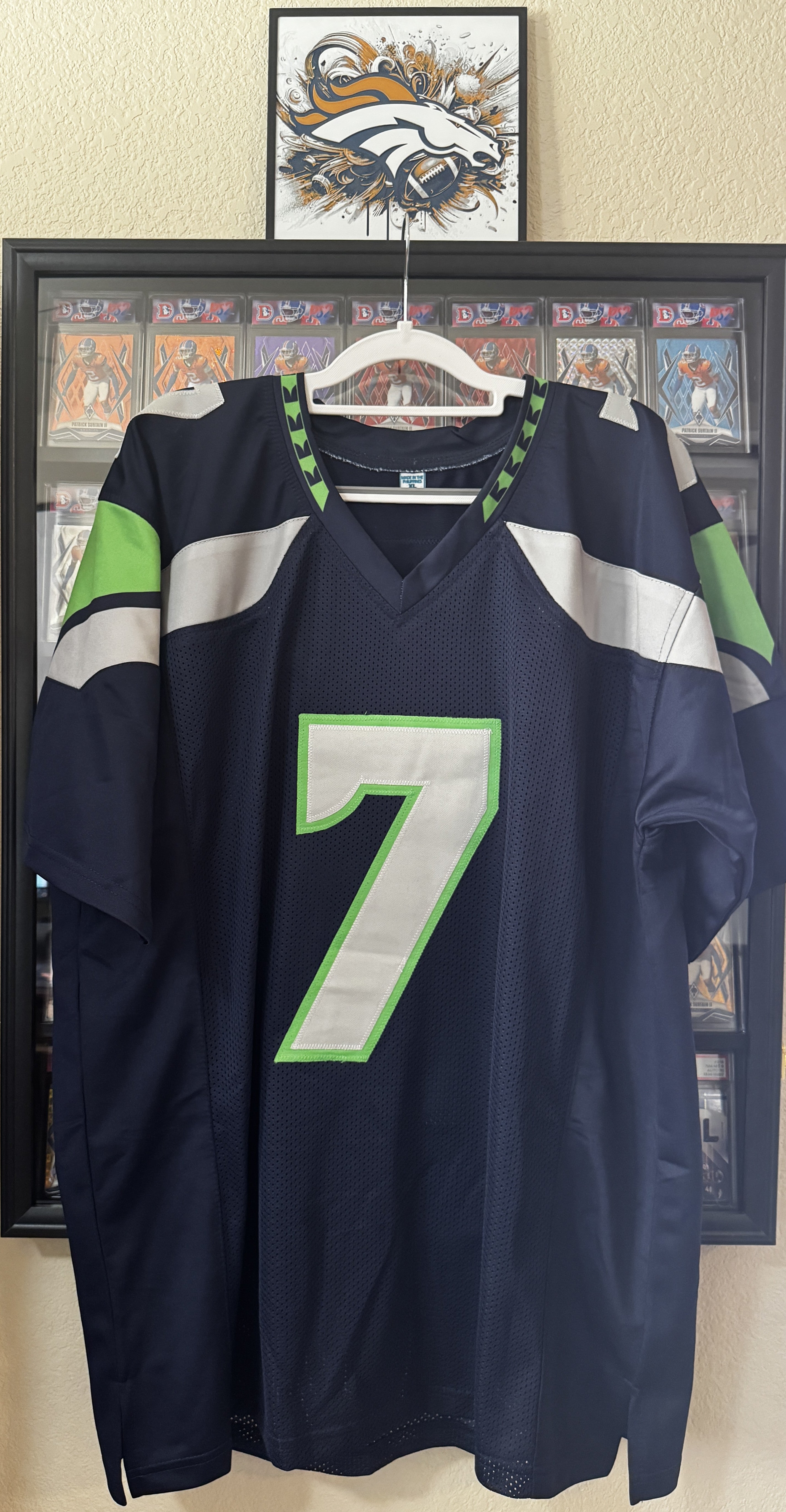 Uchenna Nwosu Autographed & Inscribed "Darkside" XL Seattle Player Jersey For Framing – Beckett/W