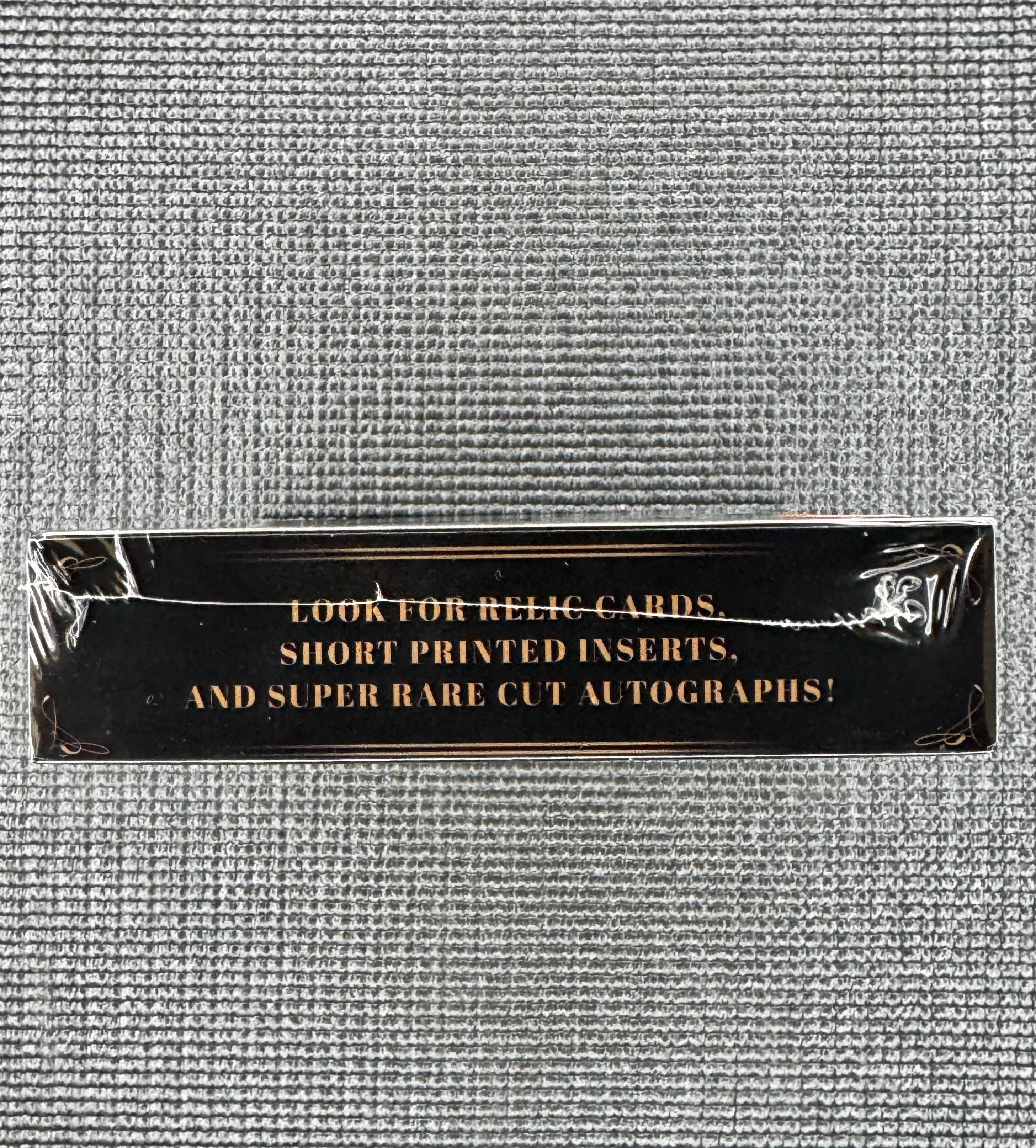 2025 Pieces of the Past The Mobsters Collection Box