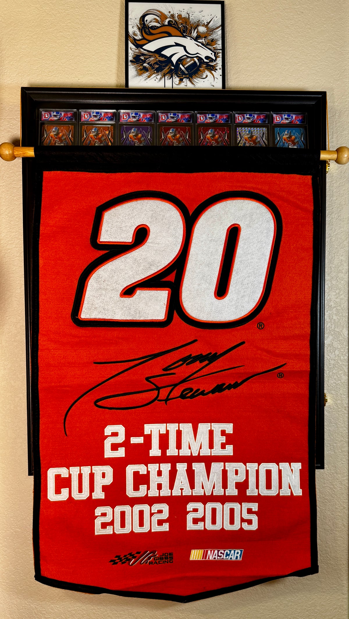New in Package 2007 Mounted Memories Tony Stewart #20 Wool blend banner 22 x 36 NASCAR