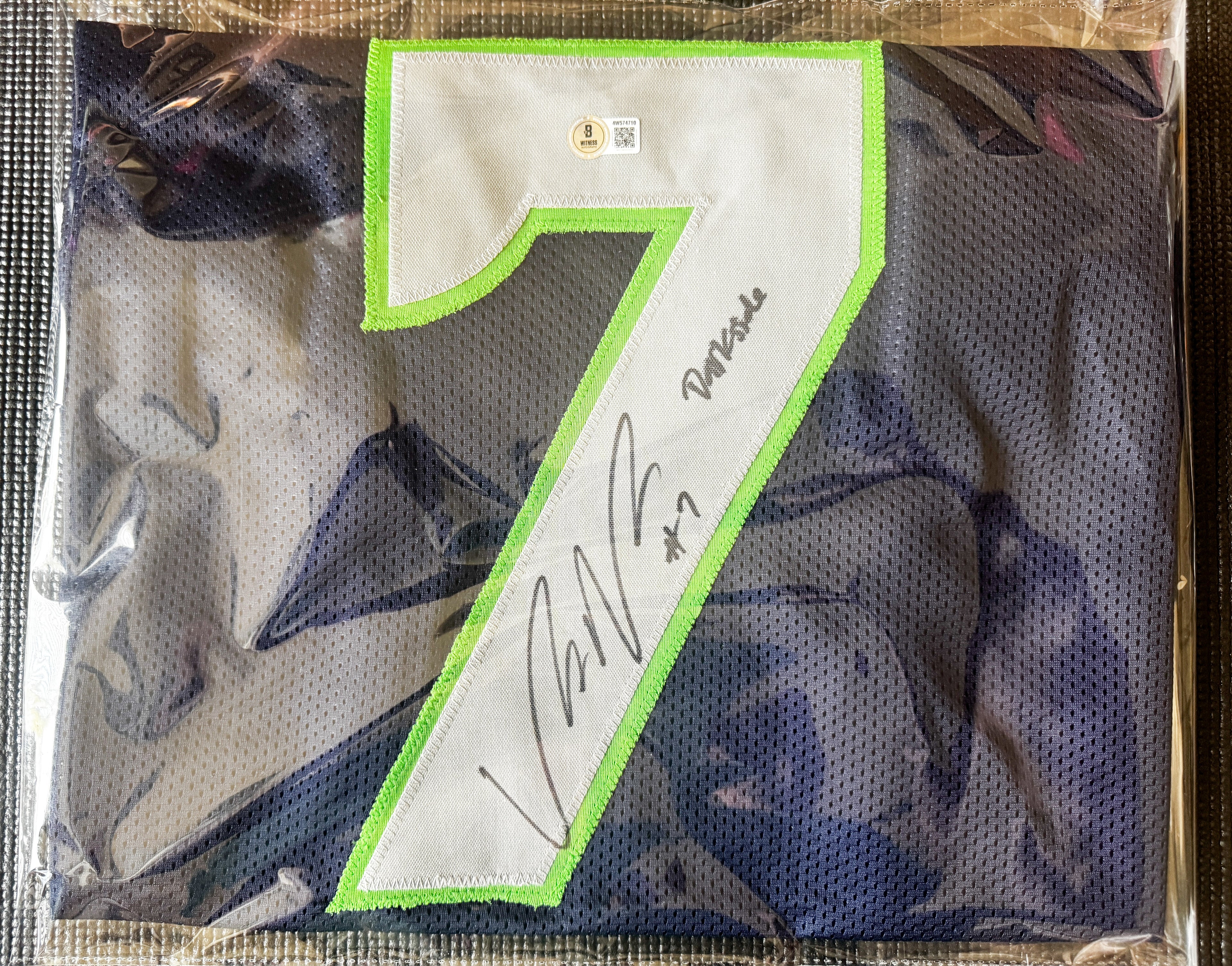 Uchenna Nwosu Autographed & Inscribed "Darkside" XL Seattle Player Jersey For Framing – Beckett/W