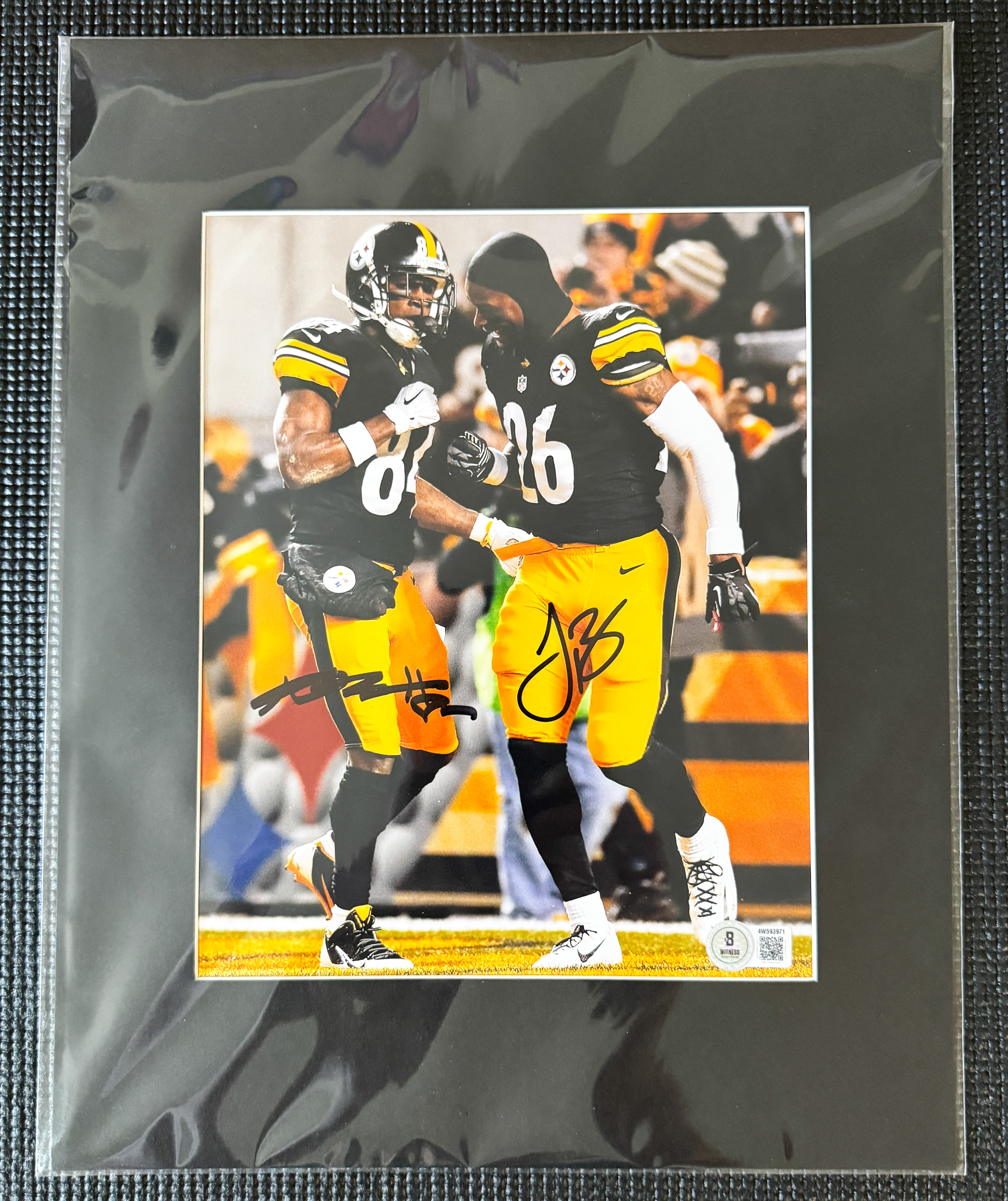 Antonio Brown & Le'Veon Bell Dual Autographed 8x10 photo in 11x14 matte (Black)