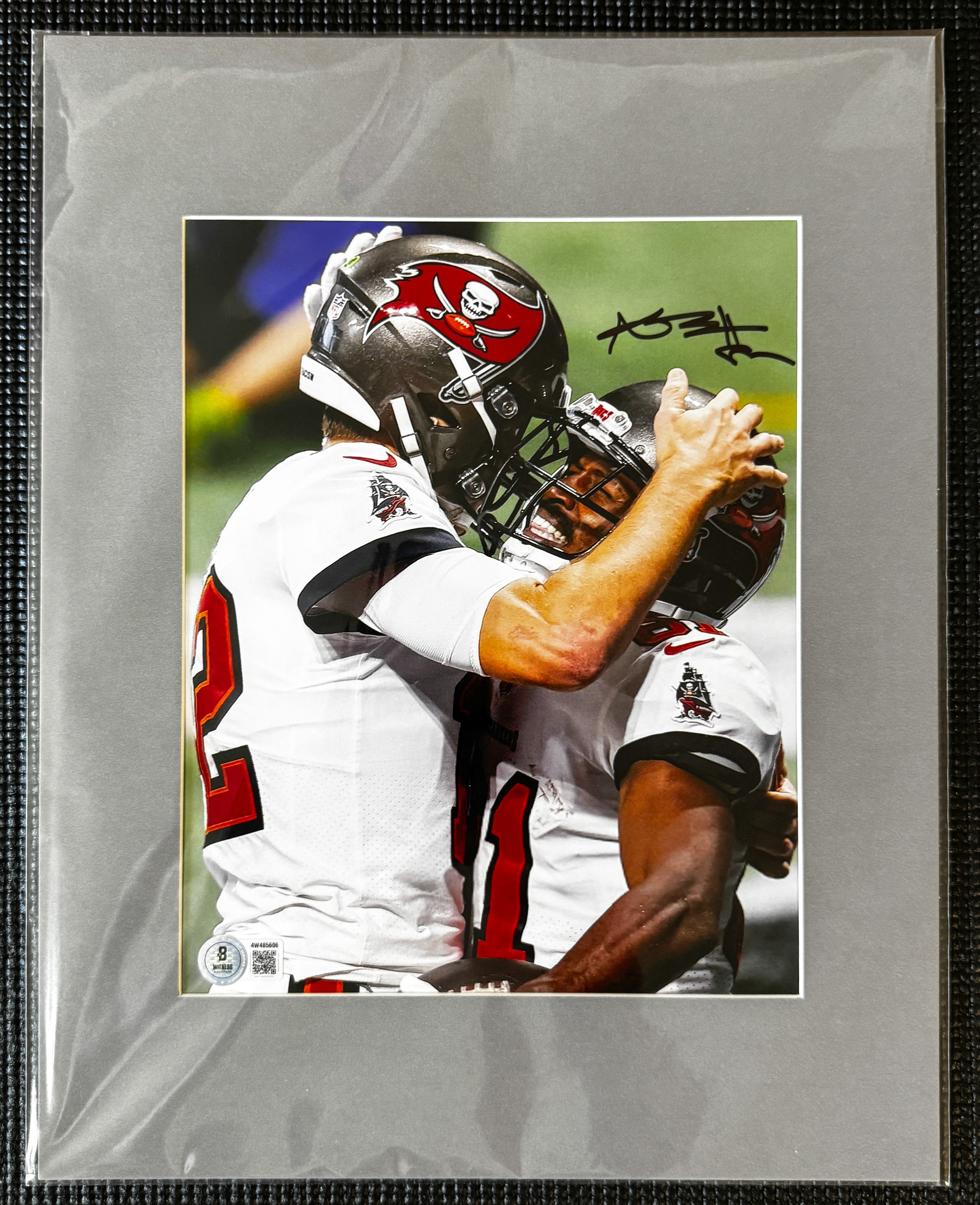 Antonio Brown Tampa Bay Autographed  8x10 photo Beckett/W in 11x14 matte (Hugging Brady)