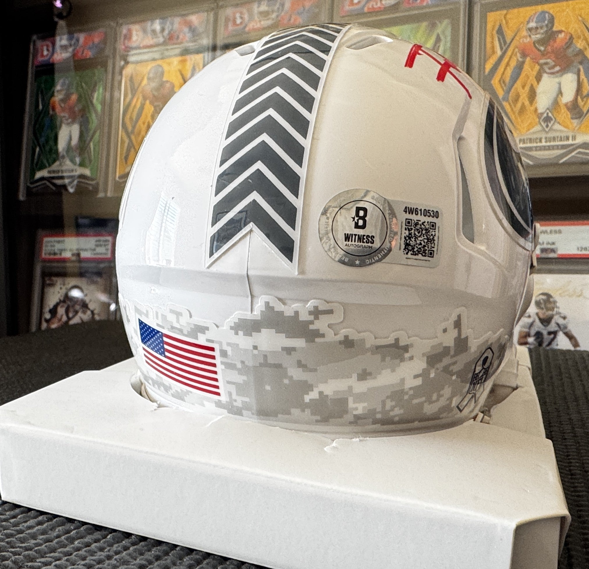 Frank Gore Signed 49ers White STS Mini Helmet – Beckett Witnessed