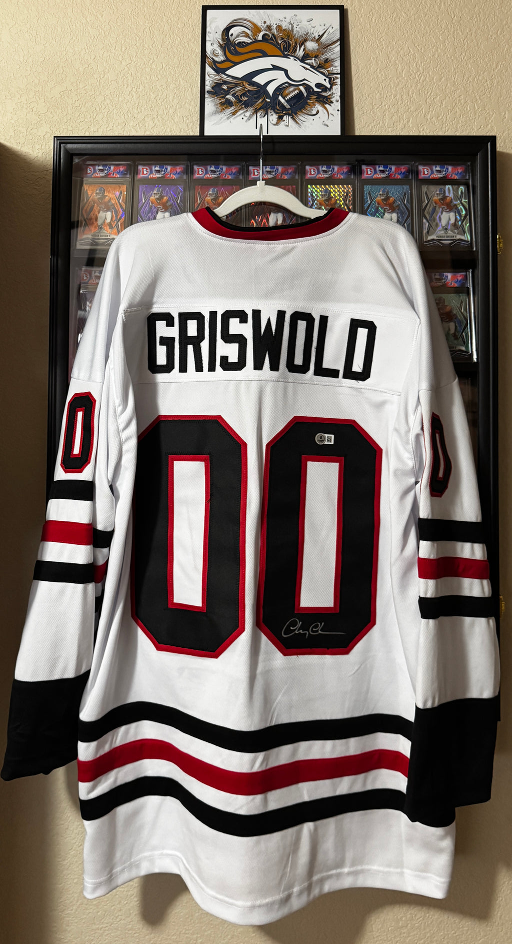 Chevy Chase Autographed XL Clark Griswold Player Jersey For Framing – Beckett/W
