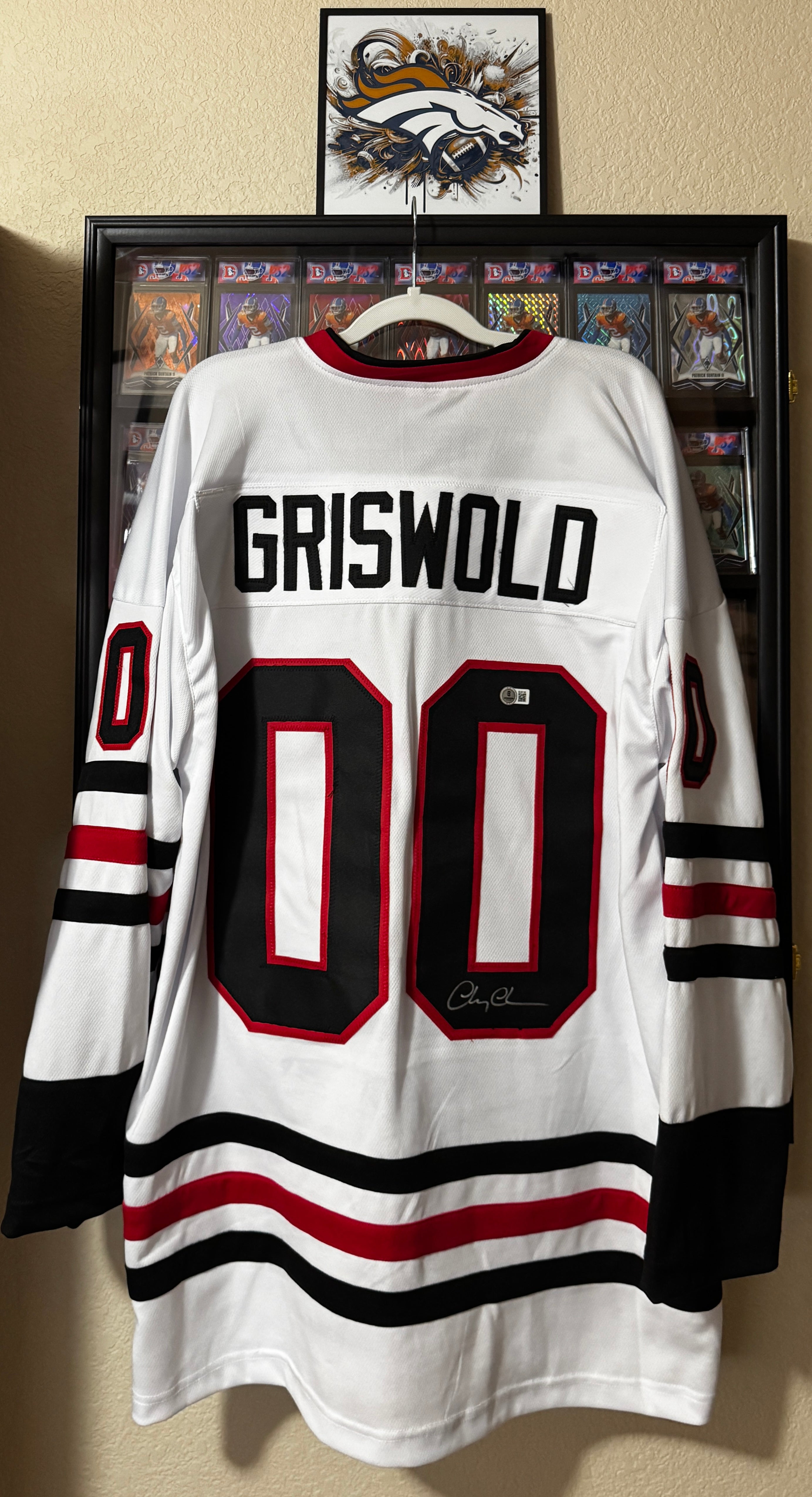Chevy Chase Autographed XL Clark Griswold Player Jersey For Framing – Beckett/W