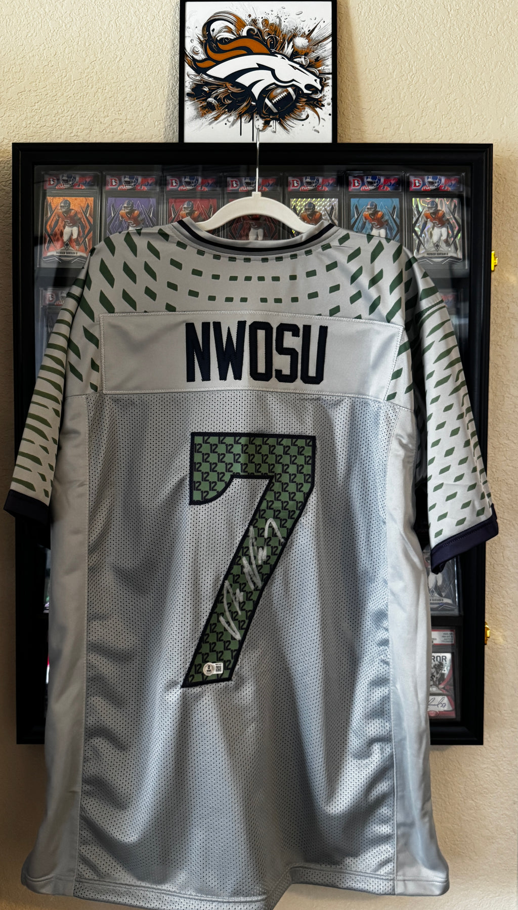 Uchenna Nwosu Autographed XL Seattle Player Rivals Jersey For Framing – Beckett/W